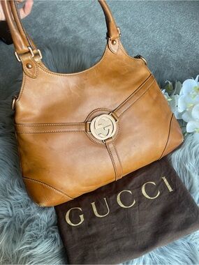 Authentic Gucci vintage interlock GG hobo tan shoulder bag